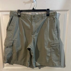 Men's Classic Cargo Shorts in Khaki